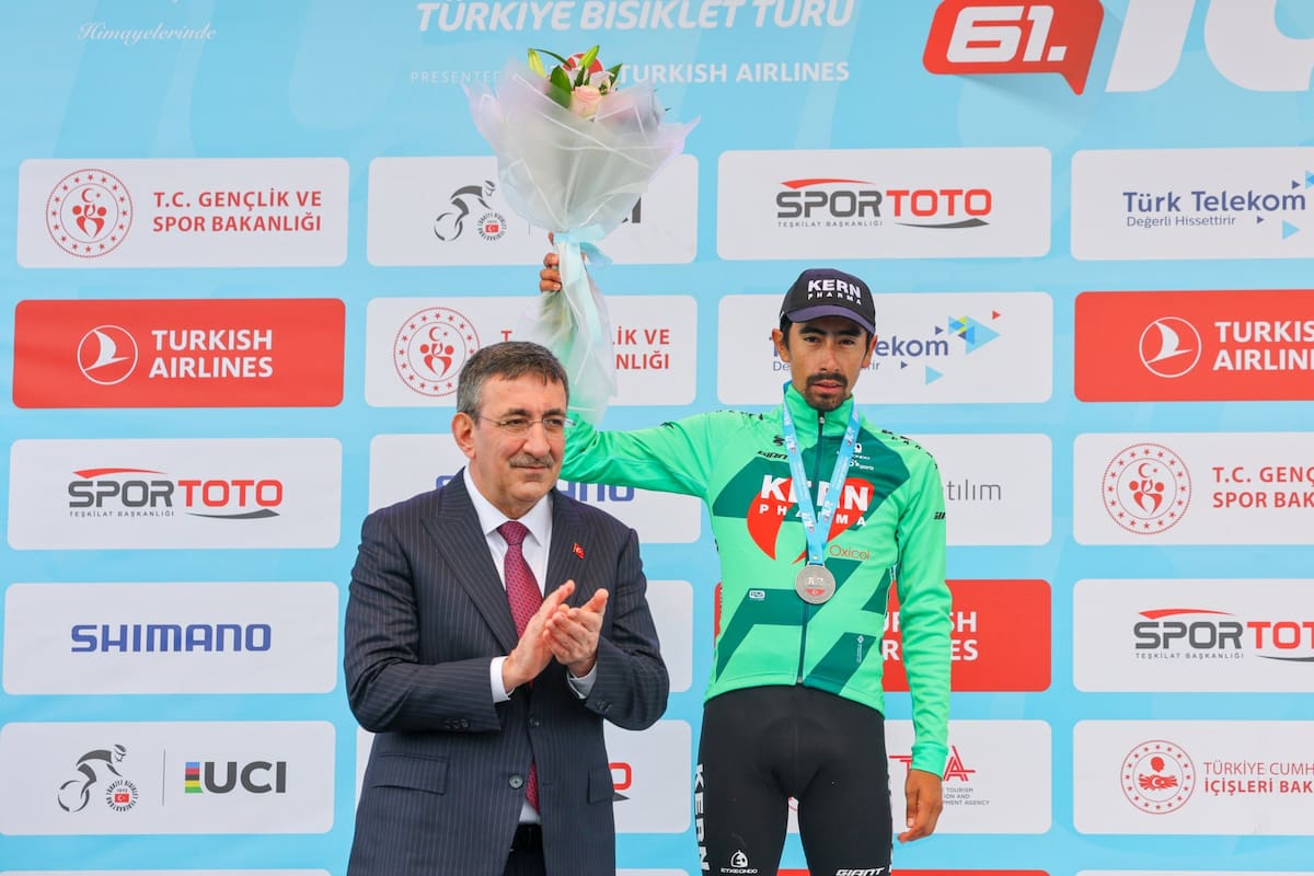 El colombiano Iván Ramiro Sosa terminó en el segundo lugar del Tour de Turquía 2026. Foto: @tourofturkiye.