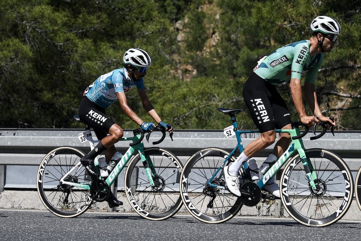 Iván Ramiro Sosa sigue líder en la Vuelta a Turquía: así defendió el liderato en una etapa vibrante. Foto: @EqKernPharma