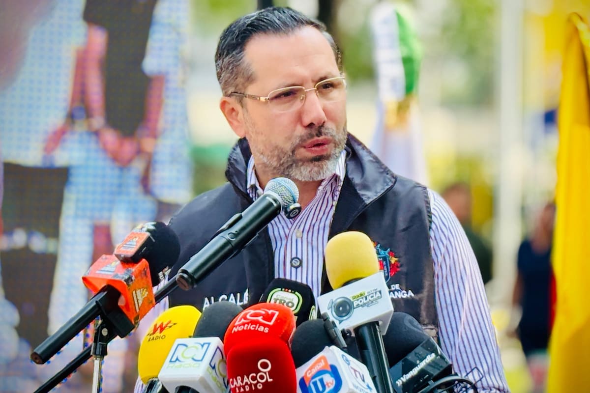 El alcalde de Bucaramanga Jaime Andrés Beltrán detalló el plan de seguridad para el recibimiento de la hincha visitante en el debut de la Copa Libertadores ante Colo Colo. Foto: Wilmer Niño.