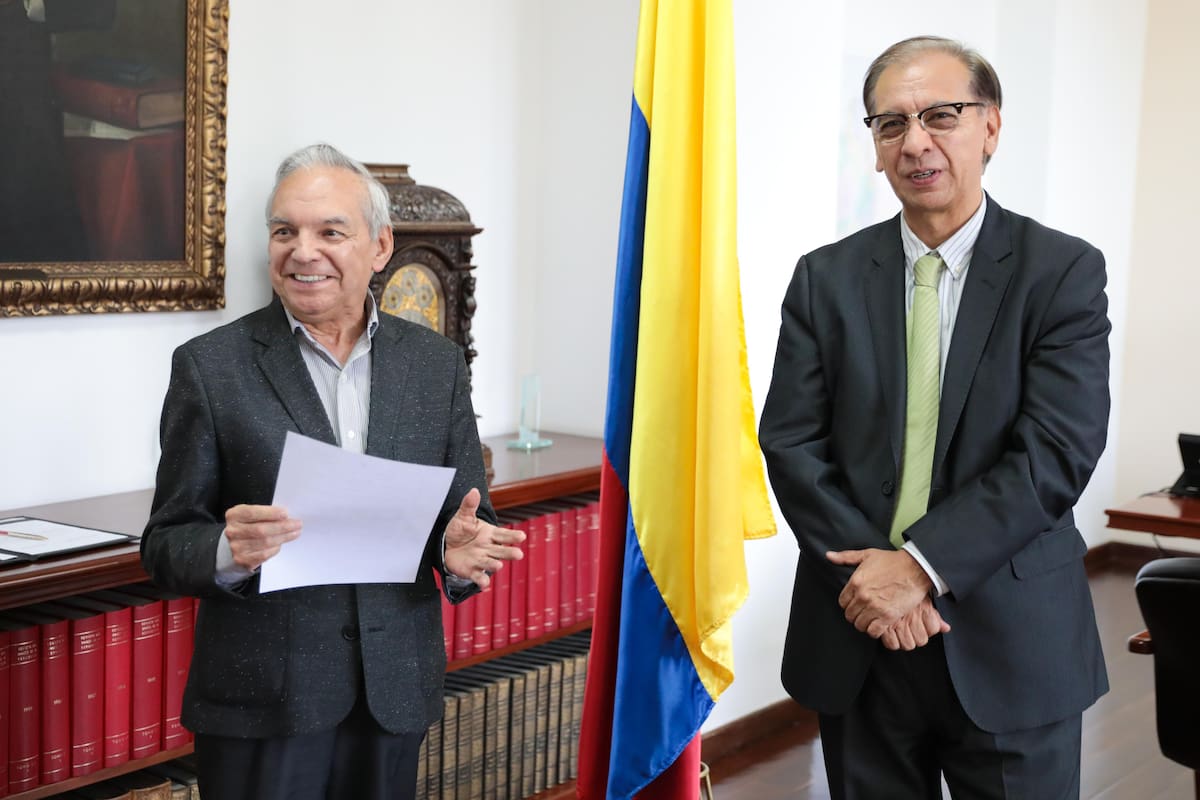 Jairo Villabona, nuevo director de la DIAN, asumió formalmente el cargo. | Foto Minhacienda