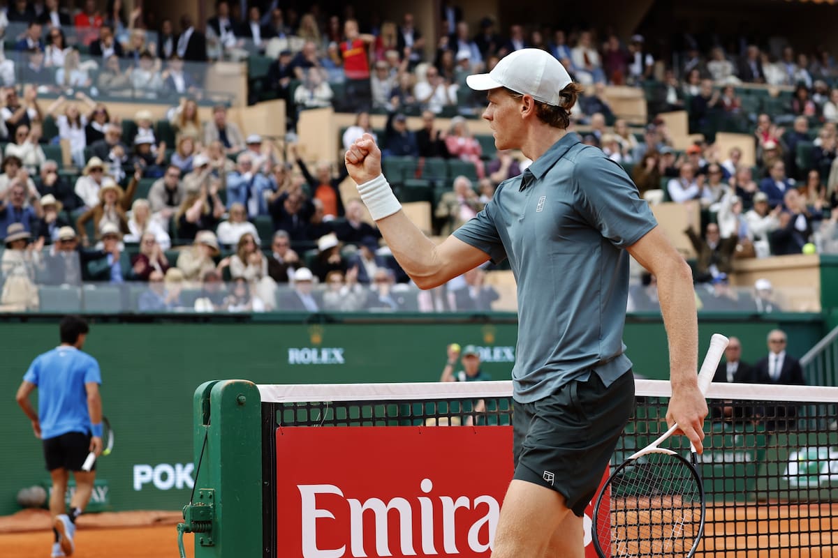 Jannik Sinner logró quedarse con el Masters 1.000 de Montecarlo. //Foto, EFE: SEBASTIEN NOGIER
