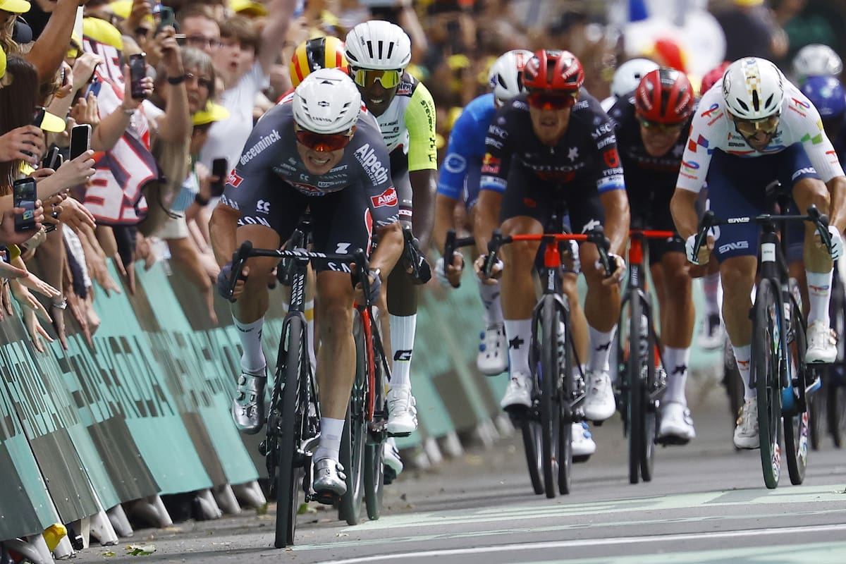 Esprint final. // EFE/EPA/CHRISTOPHE PETIT TESSON