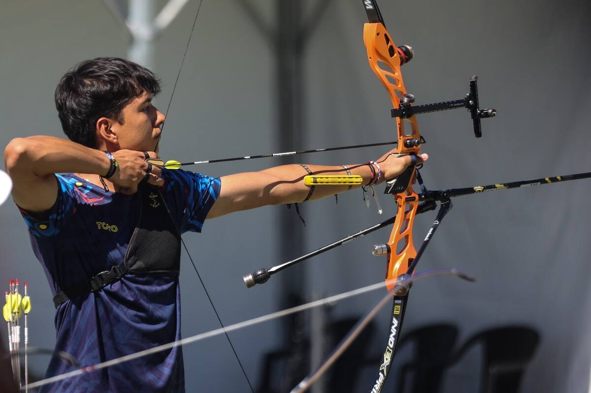Javier Carrillo y Tania Arias se coronan campeones en el arco recurvo mixto y suman una medalla de oro para la delegación nacional en #Asu2025. Foto: Comité Olímpico Colombiano.