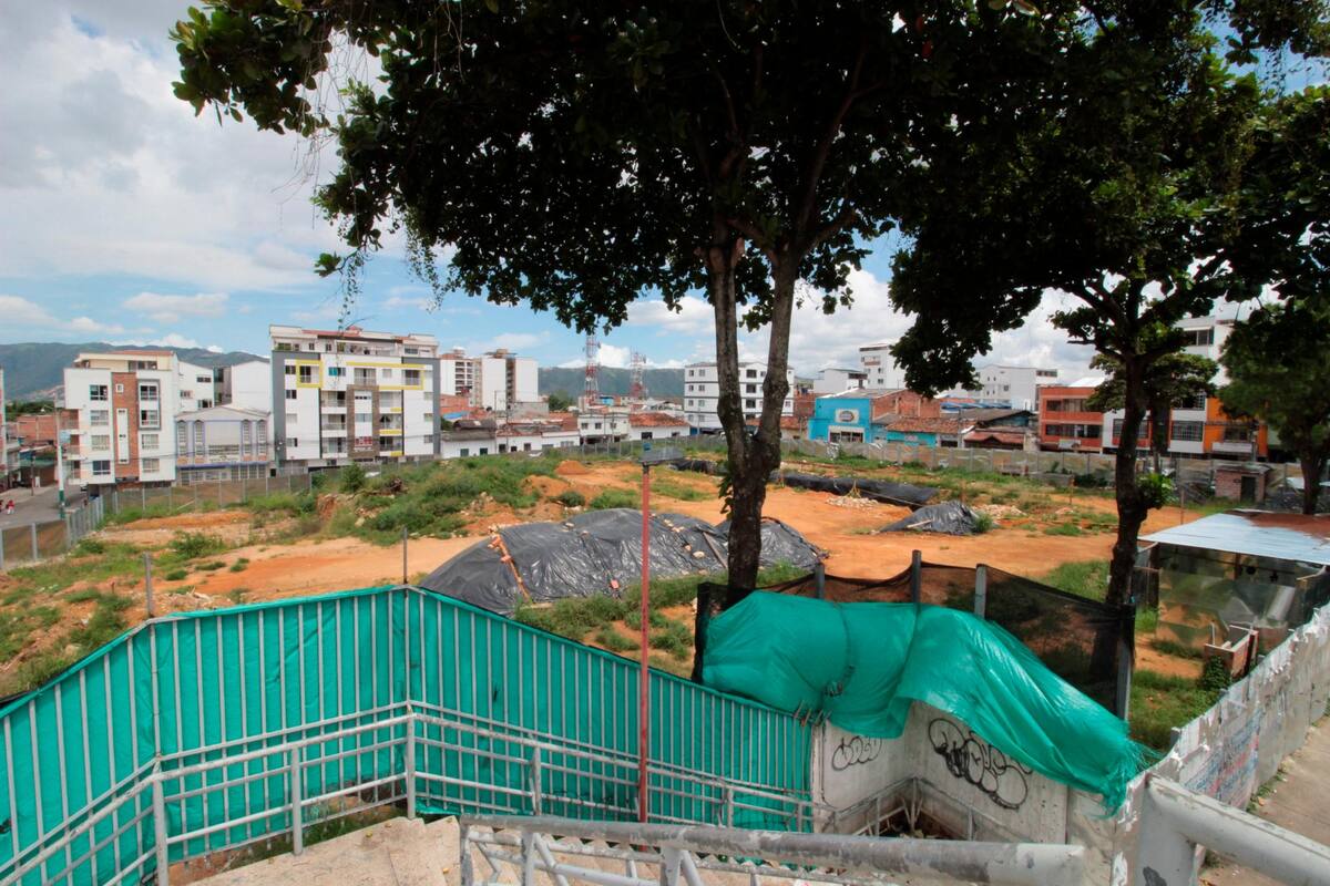 La Institución Educativa Camacho Carreño es uno de los cuatro megacolegios que se prometieron construir en Bucaramanga. (Foto: Jaime del Río / VANGUARDIA)