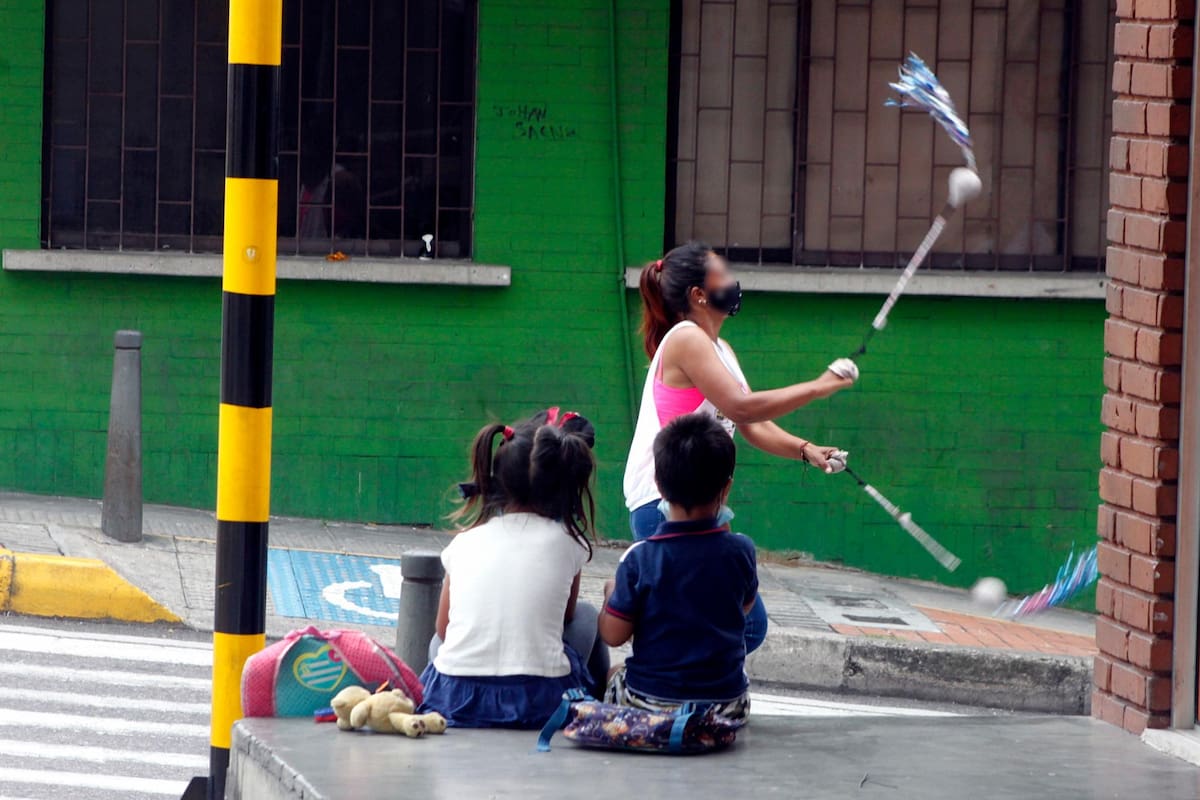 Muchos de estos niños fueron encontrados en condiciones de deshidratación, tras estar expuestos en las calles por periodos de hasta ocho horas según lo advertido por la Personería Local. (Fotos: Jaime Del Río / VANGUARDIA)