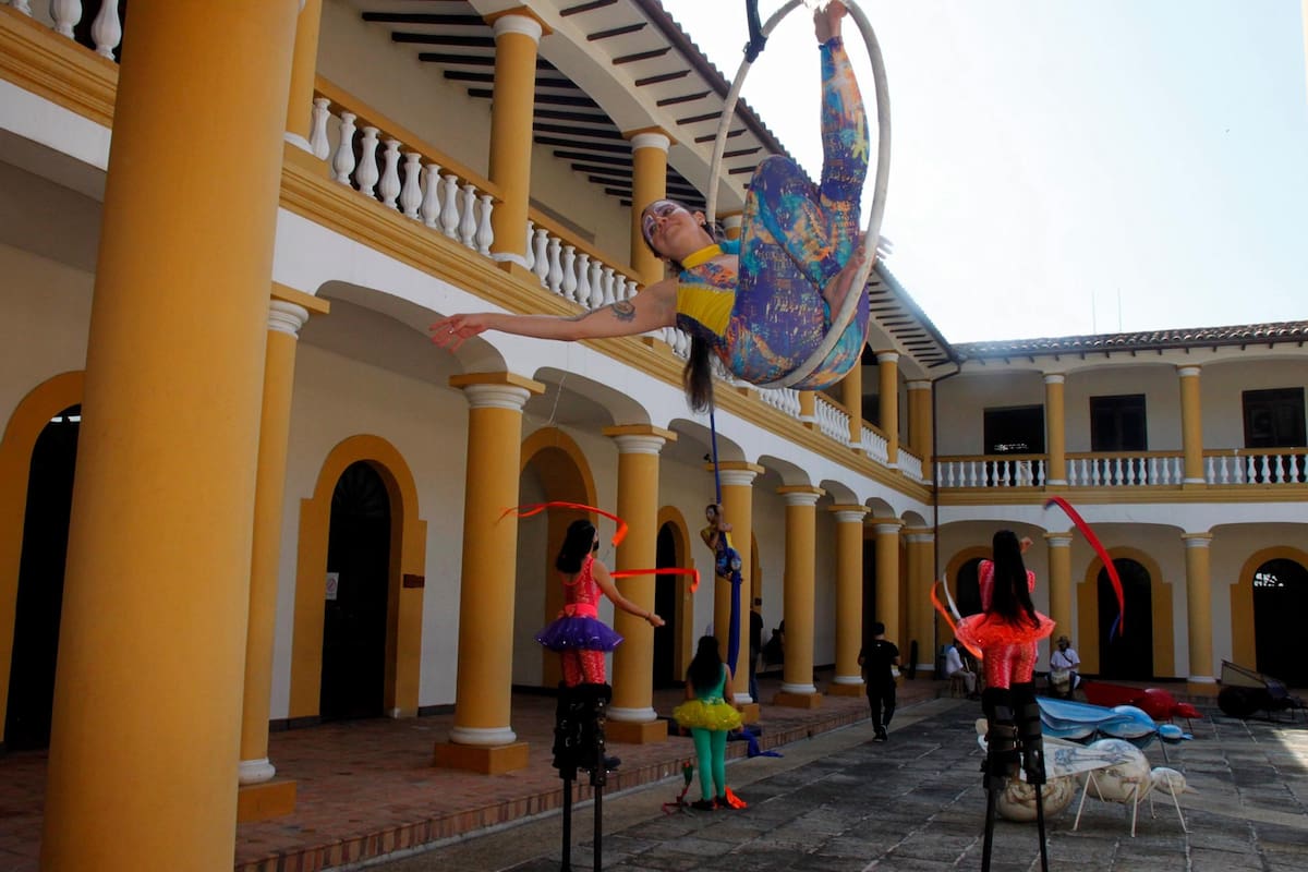 Música, artes plásticas, teatro y danzas hacen parte de la oferta que brinda la Escuela Municipal de Artes y Oficios, EMA, que impulsa el Instituto Municipal de Cultura y Turismo de Bucaramanga. (Fotos: Jaime Del Río / VANGUARDIA)