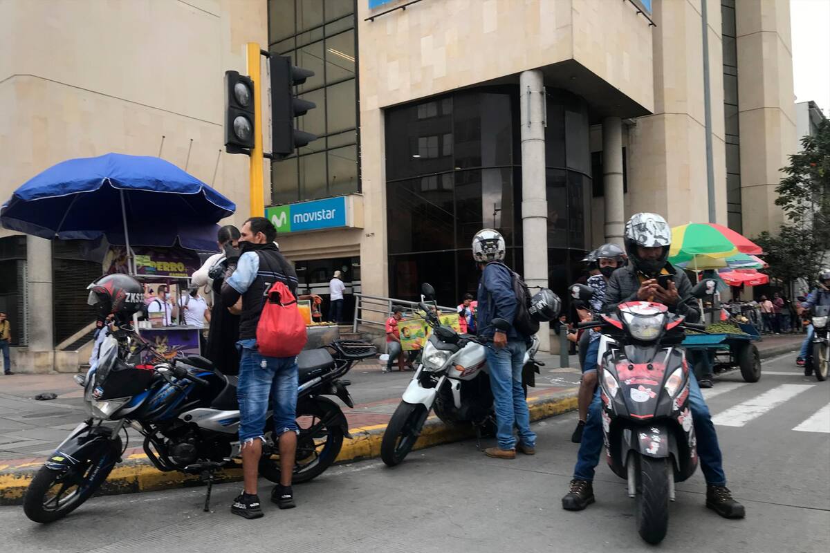 Se espera que el próximo mes se emita un fallo por parte del Juez 15 Administrativo del Circuito Judicial de Bucaramanga frente al proceso de incidente de desacato que se adelanta contra las autoridades metropolitanas por no tomar acciones para combatir el transporte informal. (Foto: Jaime del Río / VANGUARDIA)