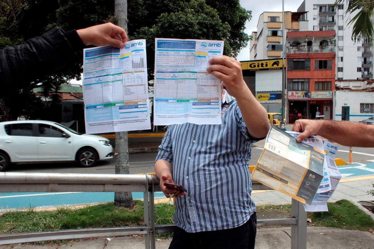 Unos 204 mil usuarios que tiene la Electrificadora de Santander, en todo el departamento, han presentado problemas en el pago oportuno de la factura durante la emergencia. (Foto: Jaime del Río / VANGUARDIA)