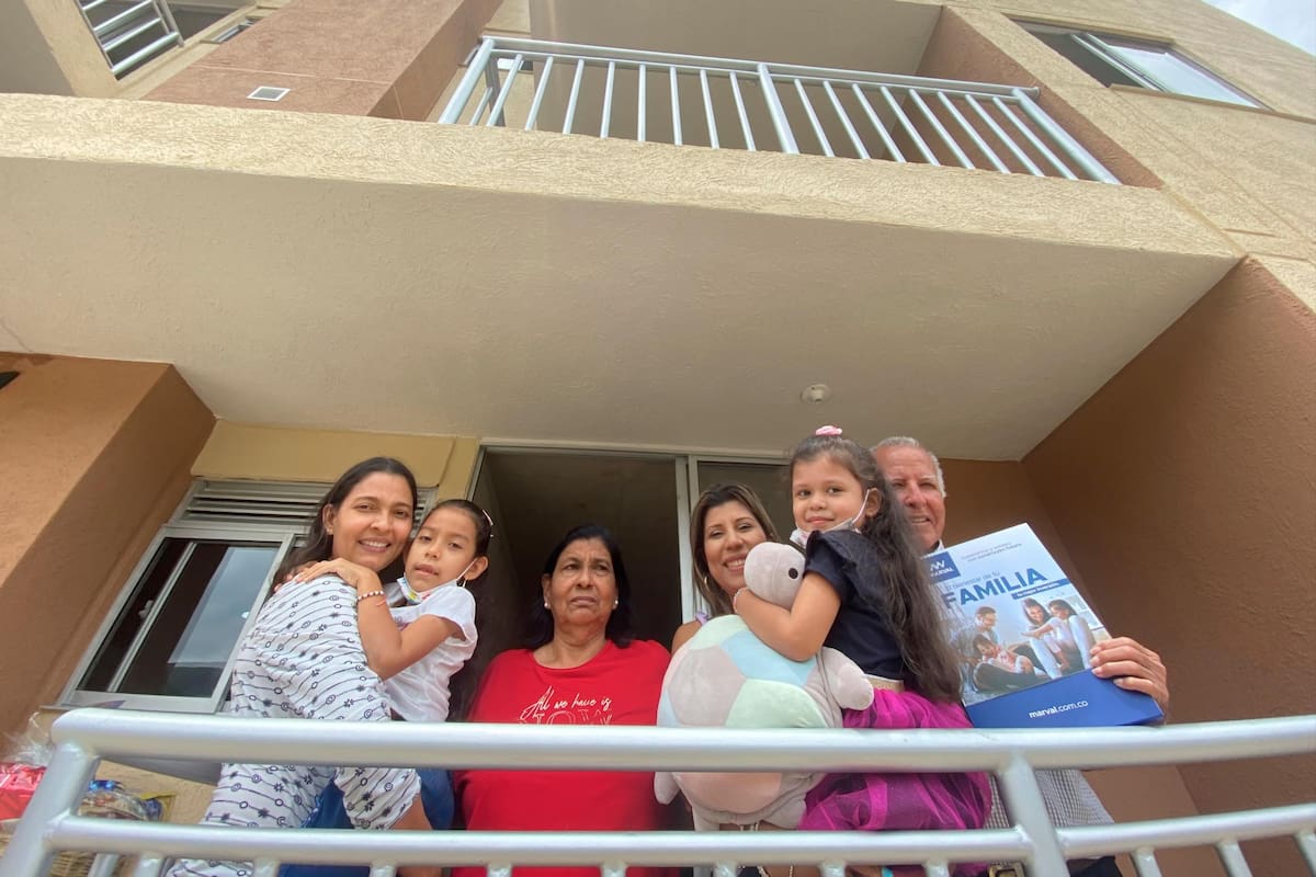 En las 1.640 soluciones habitacionales vivirán aquellas familias que ganan menos de dos salarios mínimos legales mensuales vigentes y aún no tenían casa propia. (Foto: Jaime del Río / VANGUARDIA)