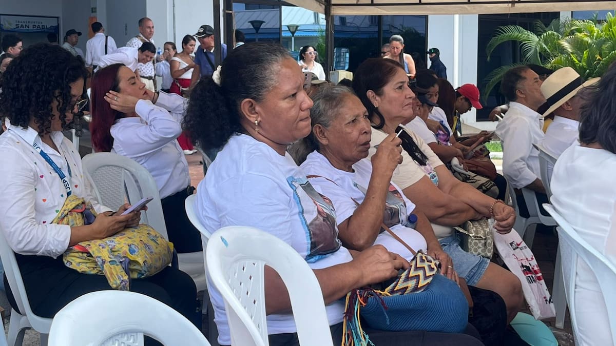 : La JEP emitió el Auto de Determinación de Hechos y Conductas que atribuye responsabilidades a 12 comparecientes por su participación en la toma paramilitar de Barrancabermeja entre 1998 y 2000.
Lesly Cifuentes/Vanguardia