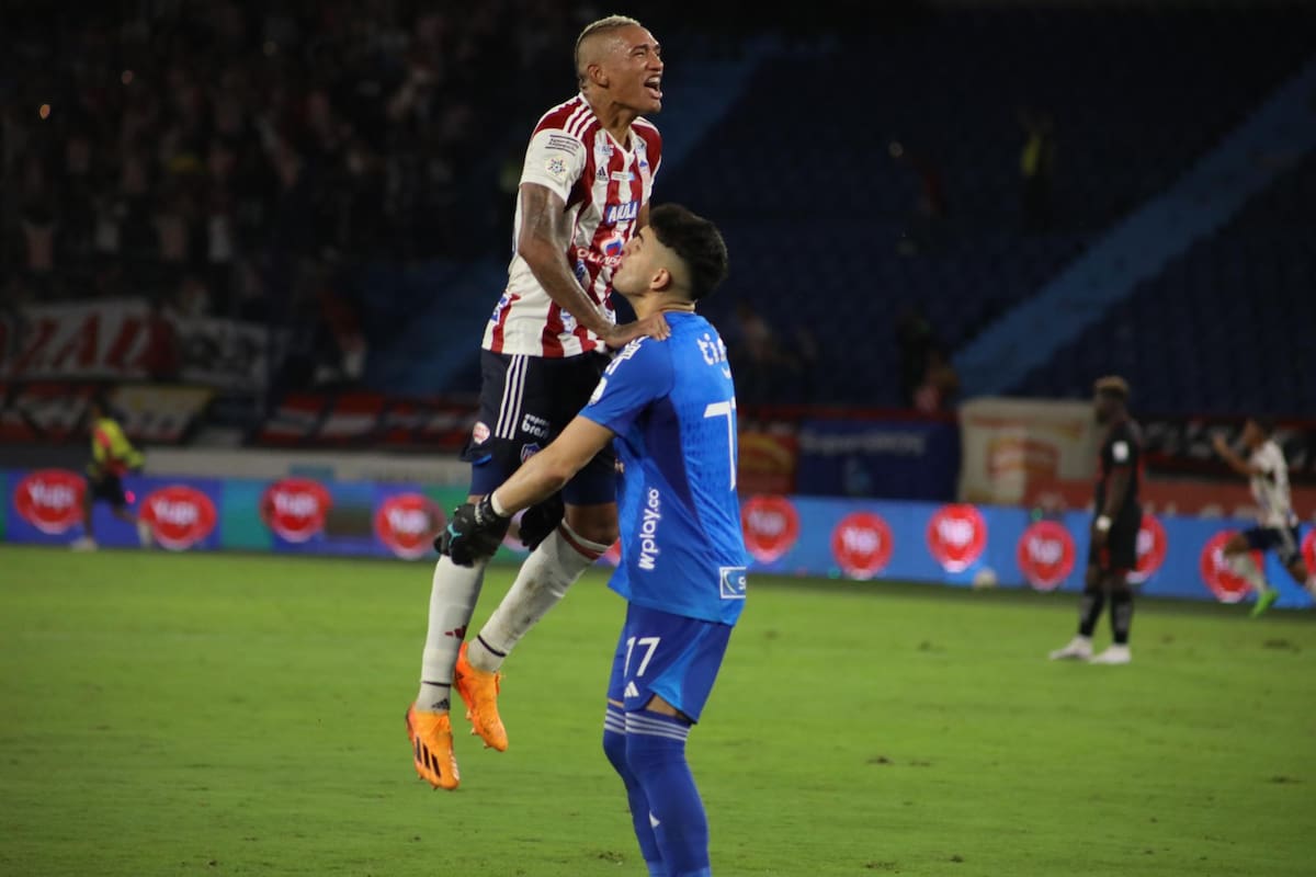 Jermein Peña responde a críticas tras expulsión en Copa Libertadores con duro mensaje