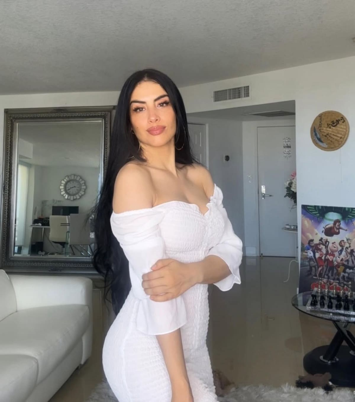 Jessica Cediel se denfendió de las criticas por su publicación con Álvaro Uribe.