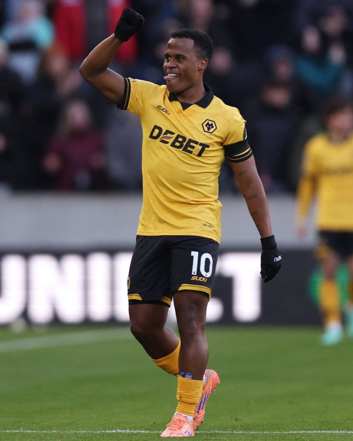 Jhon Arias marcó su primer gol en la Premier League con el Wolverhampton. Foto: @premierleague