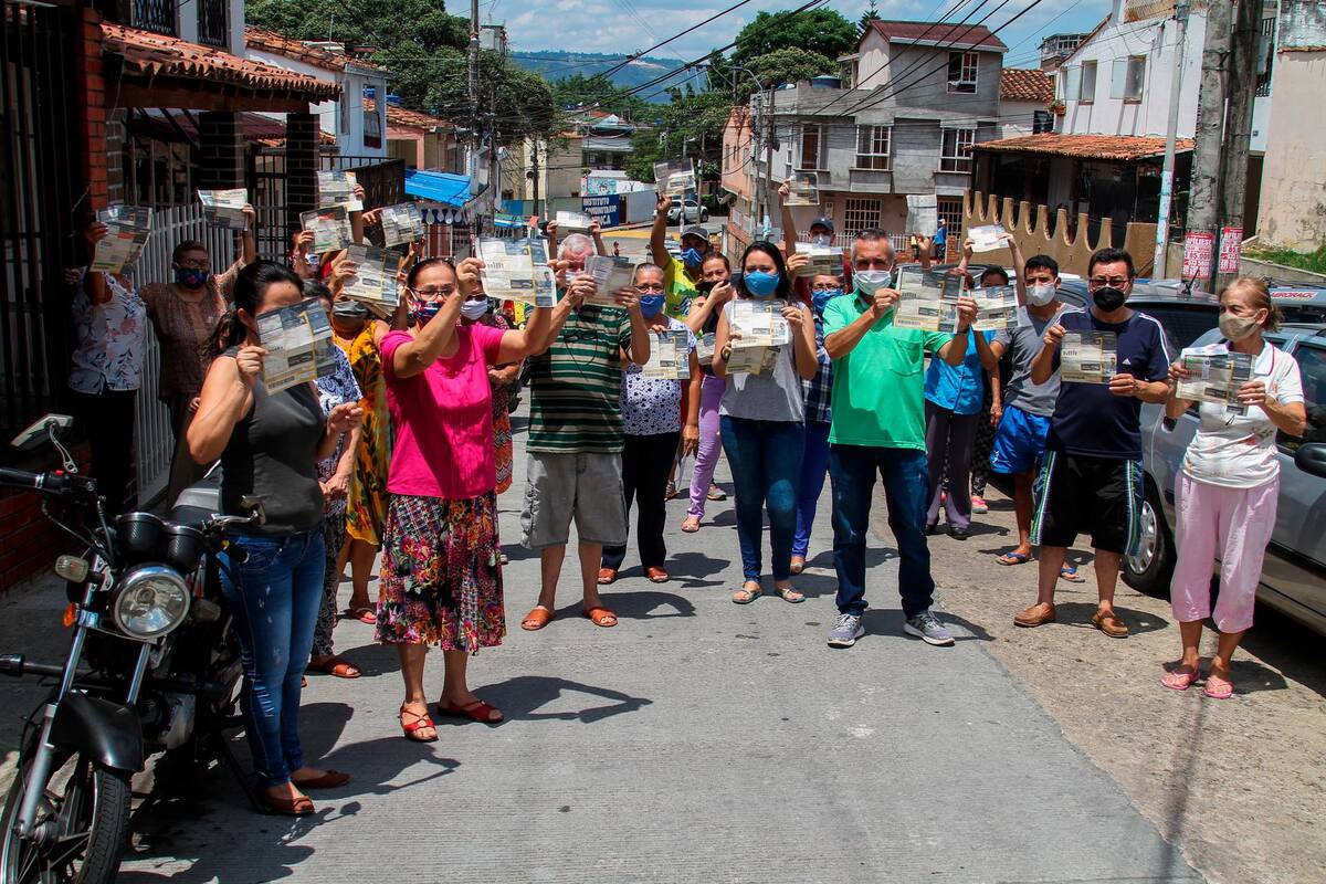 En el barrio Alto Viento, en Floridablanca, la comunidad afirma que el cobro del servicio de gas se incrementó en más del 70%. (Fotos: Jaime Moreno / VANGUARDIA)