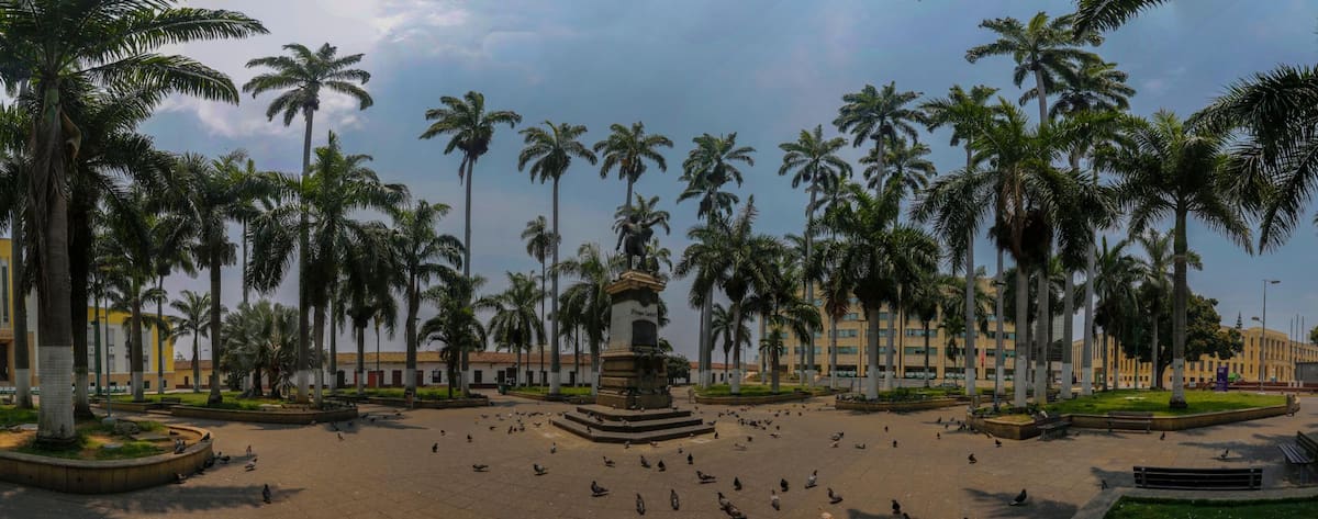 Por hallarse en pleno Centro Institucional de Bucaramanga, el parque García Rovira es uno de los más concurridos. Este es el panorama actual, despejado por completo. (Foto: Jaime Moreno / VANGUARDIA)