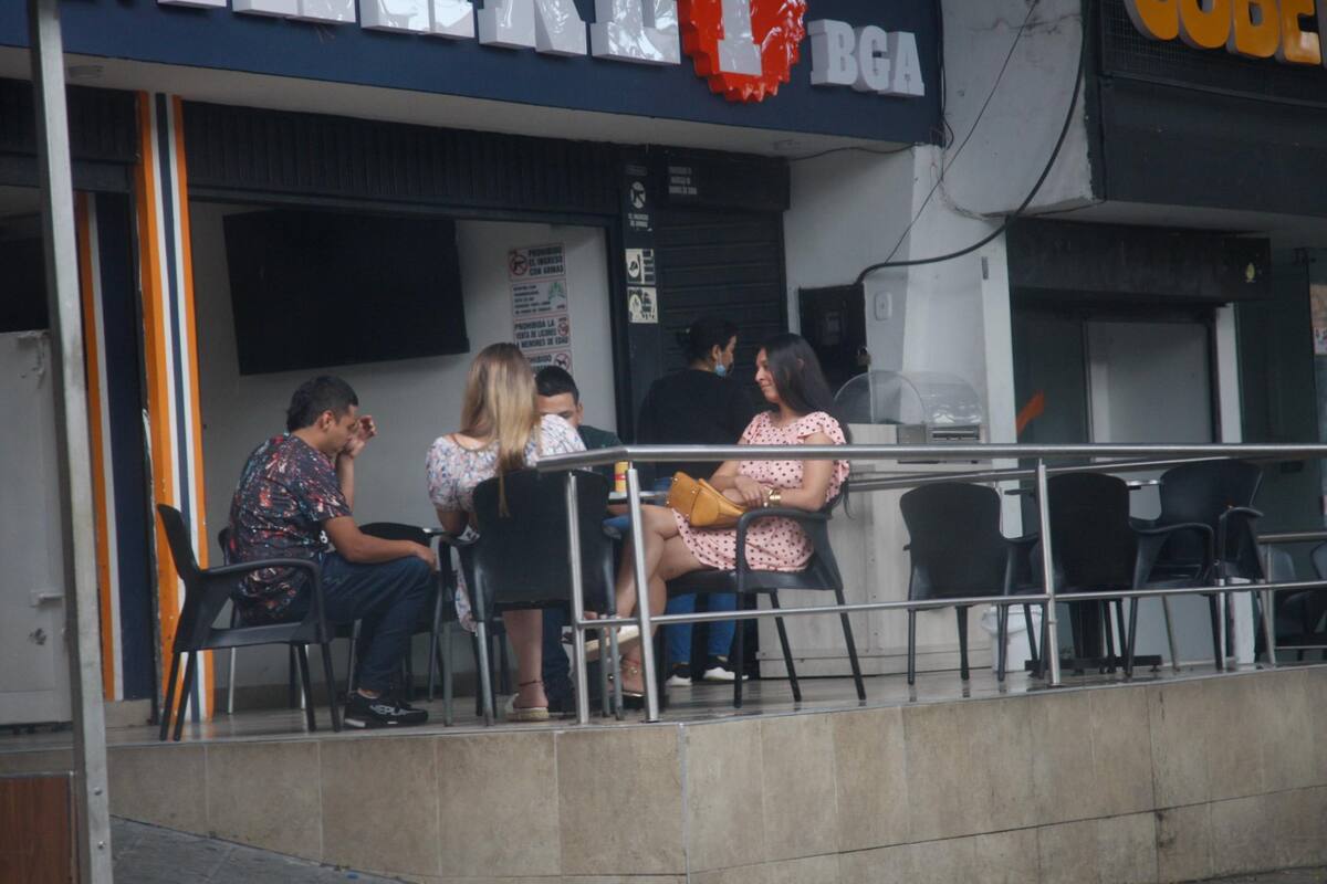 A propósito de la posible solicitud del carné de vacunación para ingresar a establecimientos comerciales, a corte de 31 de julio 729.877 personas en Santander han recibido la primera dosis, 493.724 han sido inmunizadas con dos aplicaciones y 160.484 han sido inmunizadas con monodosis. (Foto: Jaime Moreno / VANGUARDIA)