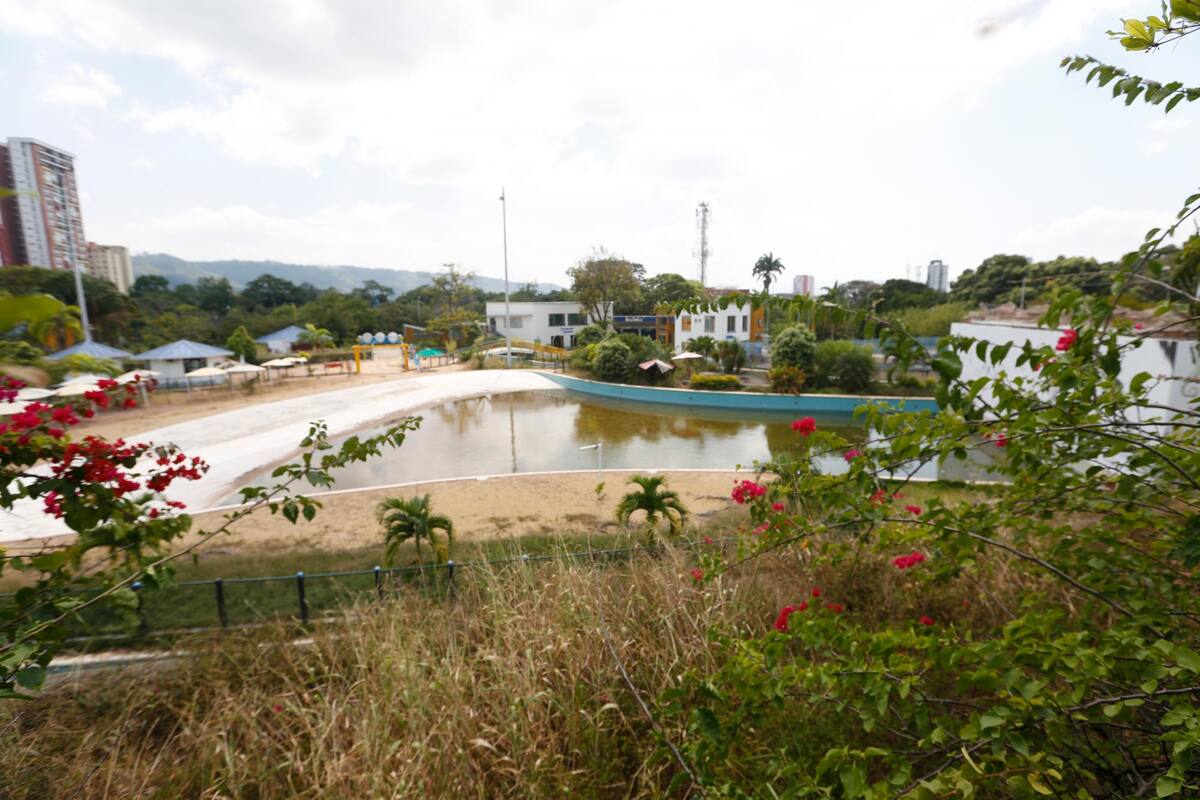 La comunidad pide que se desocupen las piscinas que ya tienen moho o se proceda con algún tipo de intervención. (Foto: Jaime Moreno / VANGUARDIA)