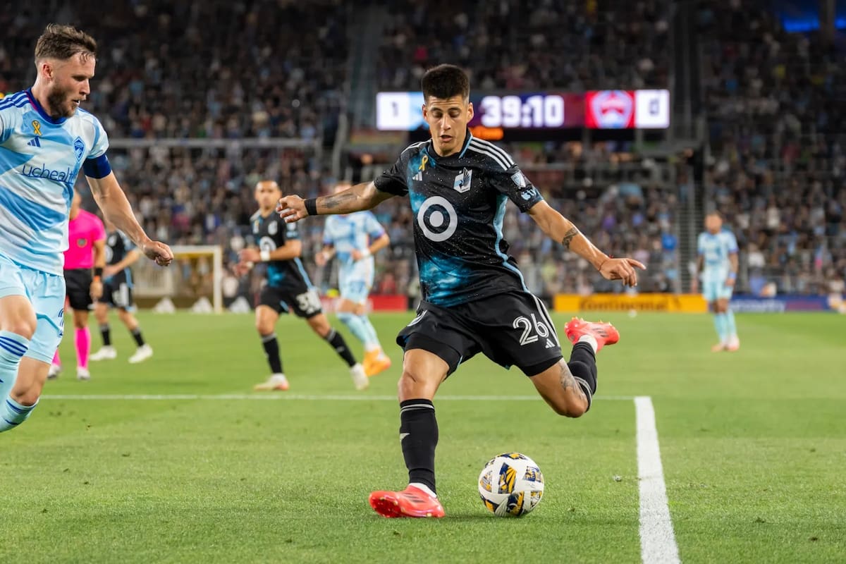 El centrocampista del Minnesota United, Joaquín Pereyra, realiza un disparo durante un partido de la MLS. /FOTO: Cortesía de Minnesota United.