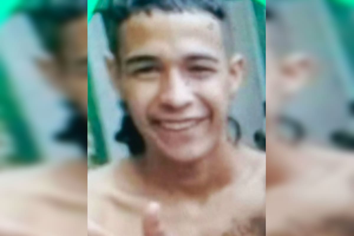 Johan Sebastián Carrillo Mesa, de 21 años, fue asesinado a tiros dentro de una farmacia en Piedecuesta.