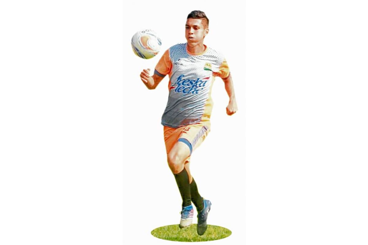 El juvenil Johan Caballero sobresalió en la pretemporada del Bucaramanga y está cerca del debut. (Foto: Fabián Hernández / VANGUARDIA LIBERAL)