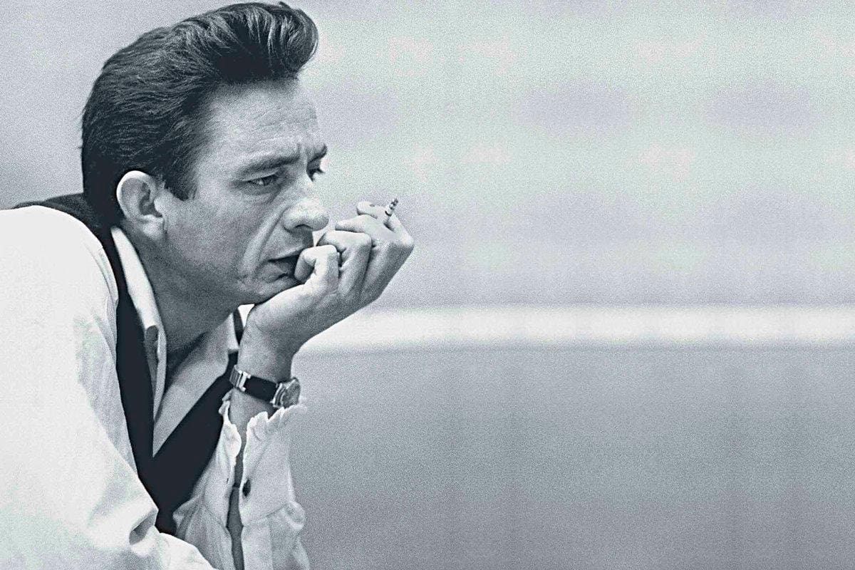 El cantante estadounidense Johnny Cash murió el 12 de septiembre de 2003, a la edad de 71 años, a causa de complicaciones relacionadas con la diabetes. Tomada de Twitter / VANGUARDIA
