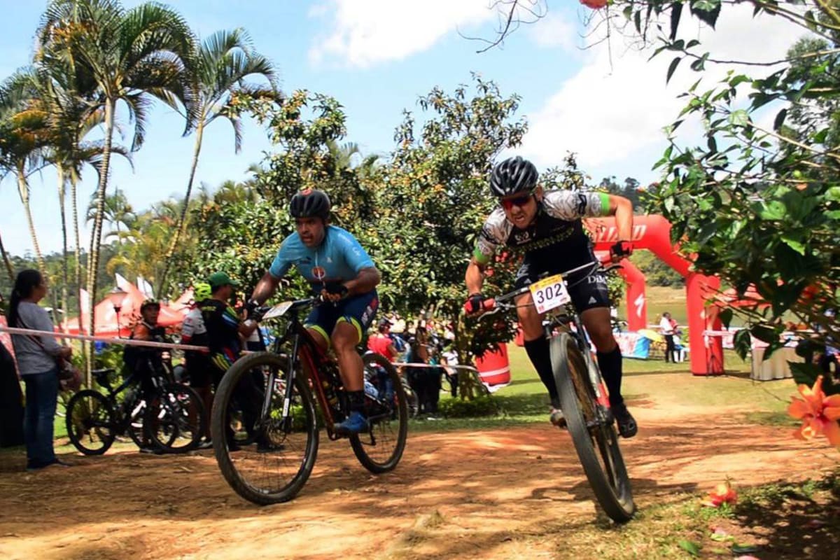 Jorge Lizarazo (302) fue el vencedor en la categoría máster A de la I Válida de la Copa XCO Santander de ciclomontañismo que se disputó ayer en el Club Casa de Campo. (Foto: Suministrada / VANGUARDIA LIBERAL)