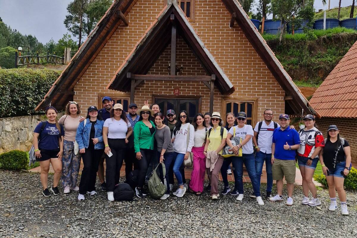 Jenny Archila, Ofelia González, Nataly Bustos, Julio César Alvarado, Isabel González, Juan Ortega, Viviana Gamboa, Byron Pérez, Luz Aida Candela, Marvin Tavera, María Alejandra Barrios, Laura Barajas, Yesenia Guillén, Amparo Forero, Graciela Peña, Ángela Castro, Dohalfre Pinto, Hernando Santos, Diana Romero y Johana España. Suministrada / VANGUARDIA
