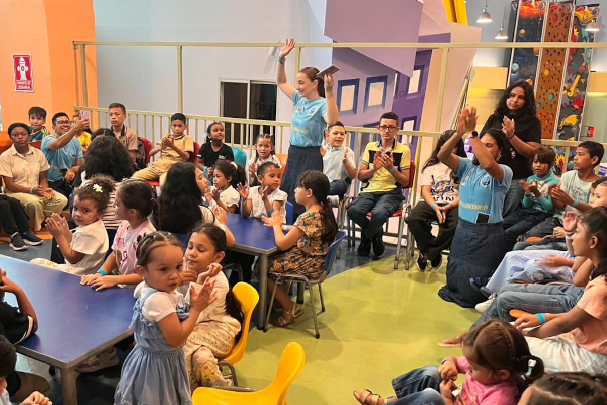La Fundación Internacional María Luisa de Moreno, en alianza con City Park, organizó una jornada recreativa en la que 70 niños de sectores vulnerables disfrutaron de las atracciones del parque y participaron, junto a sus padres, en un taller de valores y fortalecimiento de la comunicación familiar.
Lesly Cifuentes/Vanguardia