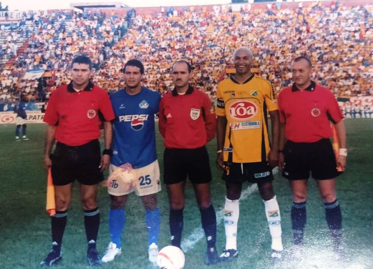 60 años tiene José Agustín Hernández Reyes, quien lleva 40 años ligado al arbitraje. /FOTO: Suministrada