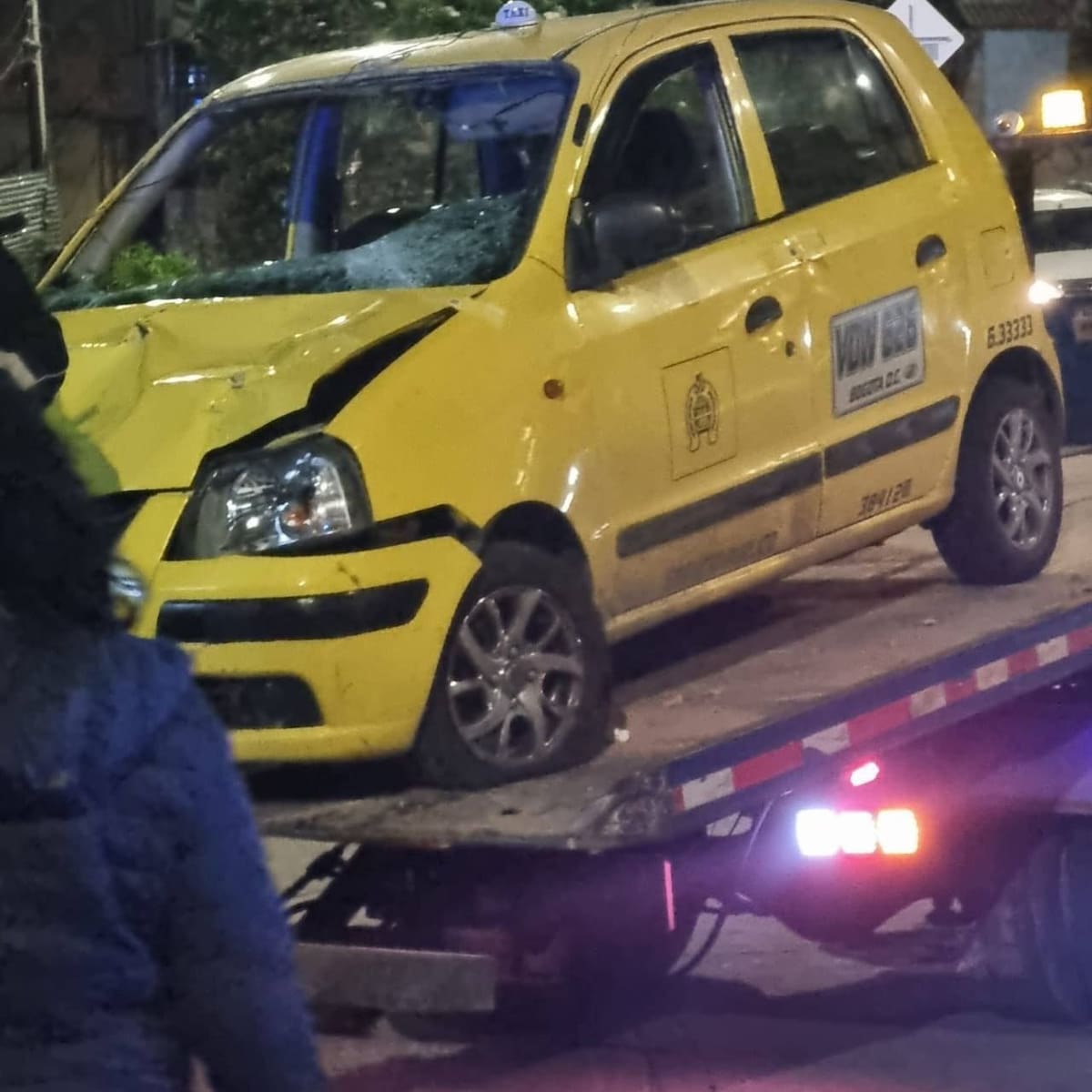 José Eduardo Chalá Franco, taxista de oficio, en estado de embriaguez y exceso de velocidad arrolló con su vehículo a un grupo de personas. | Foto: @FiscaliaCol