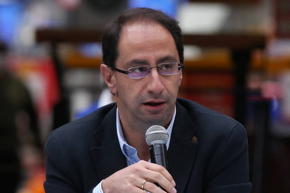 José Manuel Restrepo, exministro de Hacienda, visitó Bucaramanga para participar en un conversatorio realizado en la Udes. | Foto Colprensa