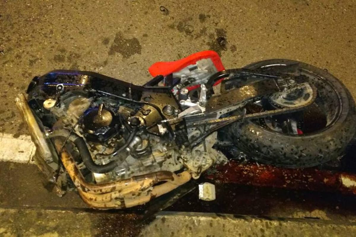 La motocicleta en la que se movilizaba la víctima quedó completamente destruida. (Foto: Suministrada/VANGUARDIA LIBERAL )