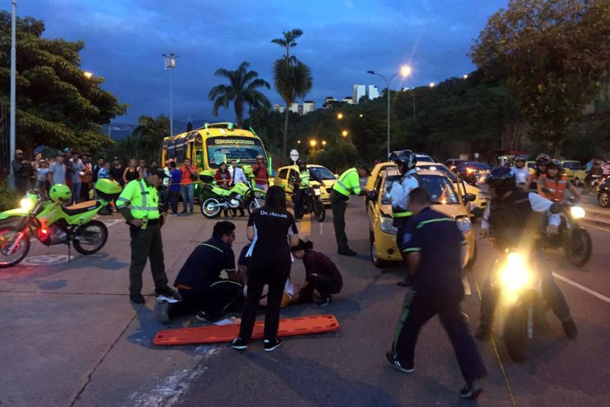 Pese a que Leonardo Andrés Carrero Medina, de 19 años, (foto) fue llevado a la Clínica Bucaramanga, horas después murió. Sus honras fúnebres se llevarán a cabo en Cúcuta, Norte de Santander. (Foto: Suministrada/VANGUARDIA LIBERAL)