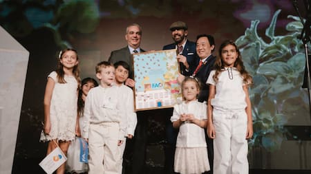 Juan Luis Guerra recibe reconocimiento de la FAO por ‘Ojalá que llueva café’