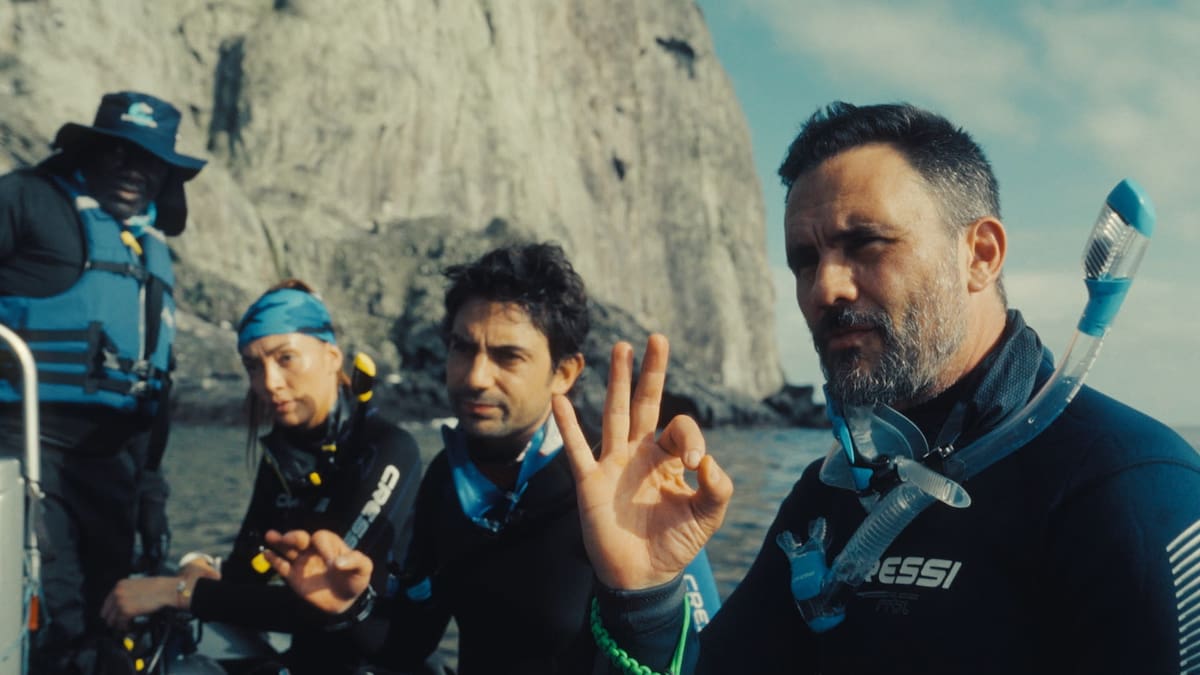 Juan Pablo Raba interpreta a Pablo en ‘Pacífico’, una película que llevó a su elenco a rodar durante 12 días en las aguas del Pacífico colombiano.