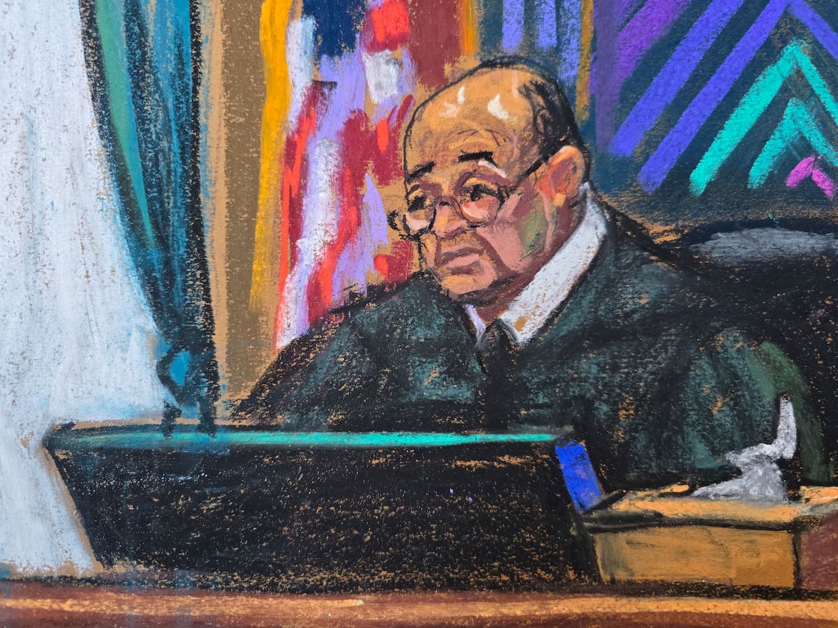 USA3426. NUEVA YORK (NY, EEUU), 08/10/2026.- Fotografía de un dibujo realizado por la artista Jane Rosenberg que muestra al juez Alvin Hellerstein hablando durante una audiencia de Cilia Flores, esposa del depuesto presidente venezolano Nicolás Maduro, celebrada este jueves en un tribunal de Nueva York (Estados Unidos). El juez Alvin Hellerstein, del Tribunal Federal del Distrito Sur de Nueva York, rechazó la petición de Cilia Flores para quedar en libertad bajo fianza y esperar en arresto domiciliario el juicio que enfrenta en Estados Unidos. EFE/Jane Rosenberg