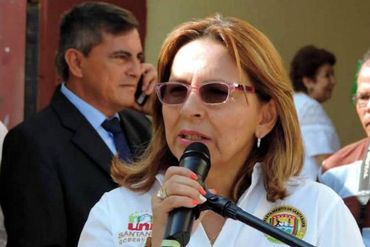 Ana de Dios Tarazona, exsecretaria de Educación de Santander, seguirá en prisión. (Foto: Archivo / VANGUARDIA LIBERAL)