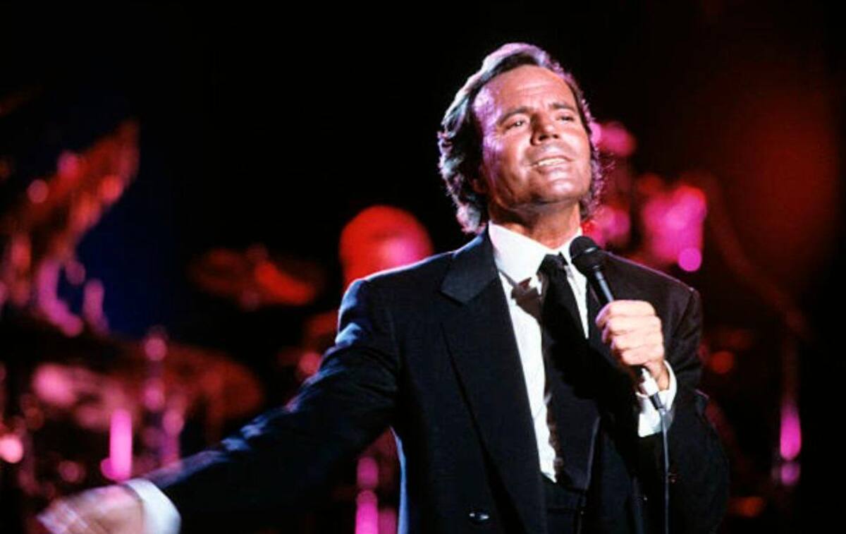 Julio Iglesias es considerado el mayor exponente de la música latina en el mundo de todos los tiempos. Twitter / VANGUARDIA