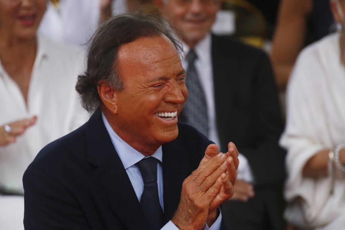 Fiscalía española archiva denuncia contra Julio Iglesias. //Foto: EFE.