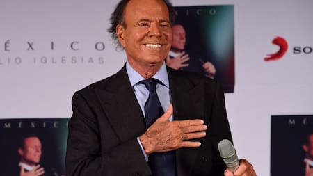 Julio Iglesias enfrenta nueva querella de exempleadas por presuntas agresiones sexuales