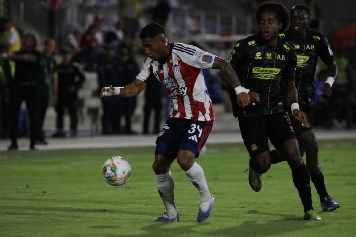 Junior de Barranquilla superó 2-0 a Atlético Bucaramanga, en la fecha 13 de la Liga BetPlay I de 2026. Foto: Jairo Cassiani - Colprensa