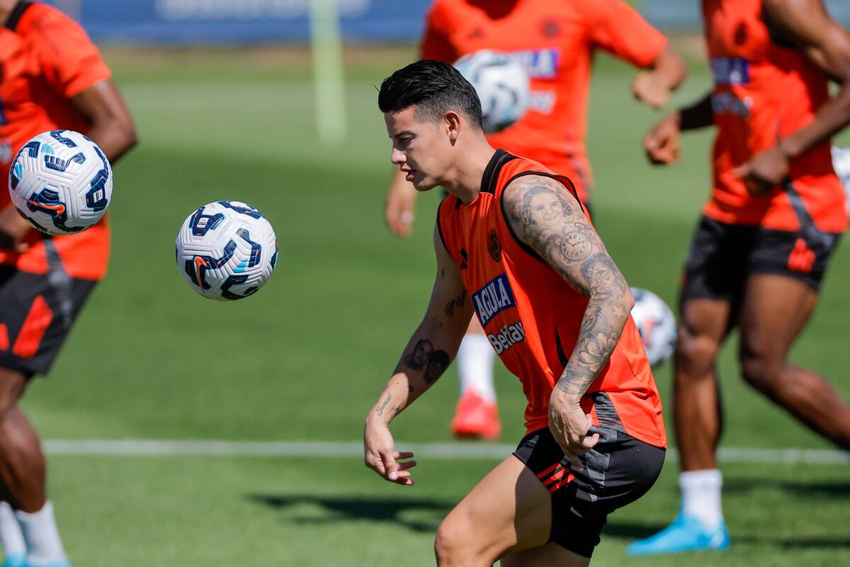 Junior de Barranquilla se ilusiona con la contratación de James Rodríguez. // EFE/Juan Ignacio Roncoroni