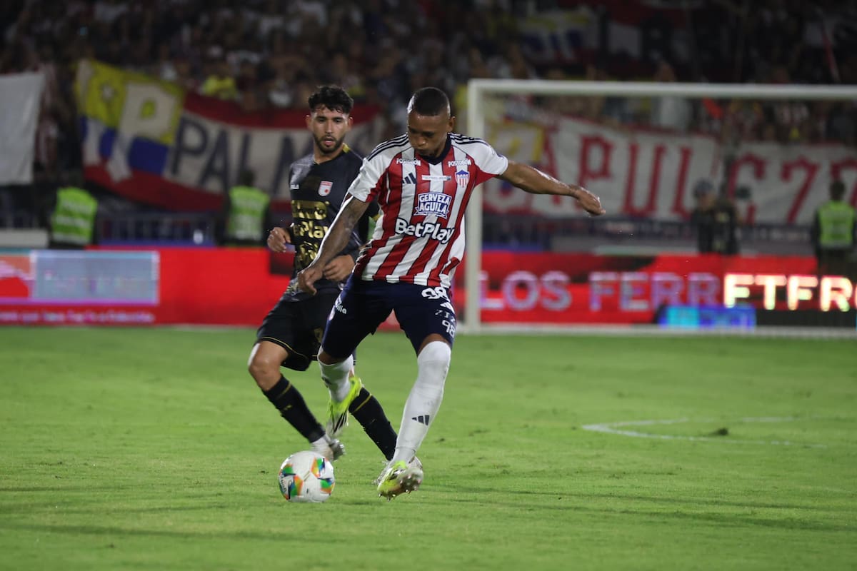 Junior y Santa Fe igualaron en los noventa reglamentarios en el duelo de vuelta de las semifinales de la Liga Betplay 2026-I. //Foto: Jairo Cassiani - Colprensa