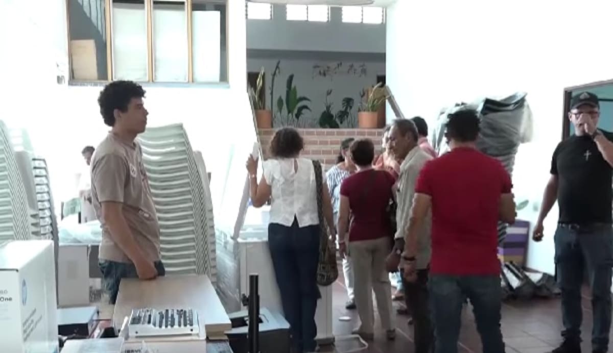 Los presidentes de juntas de acción comunal recibieron las dotaciones de la alcaldía de El Socorro.