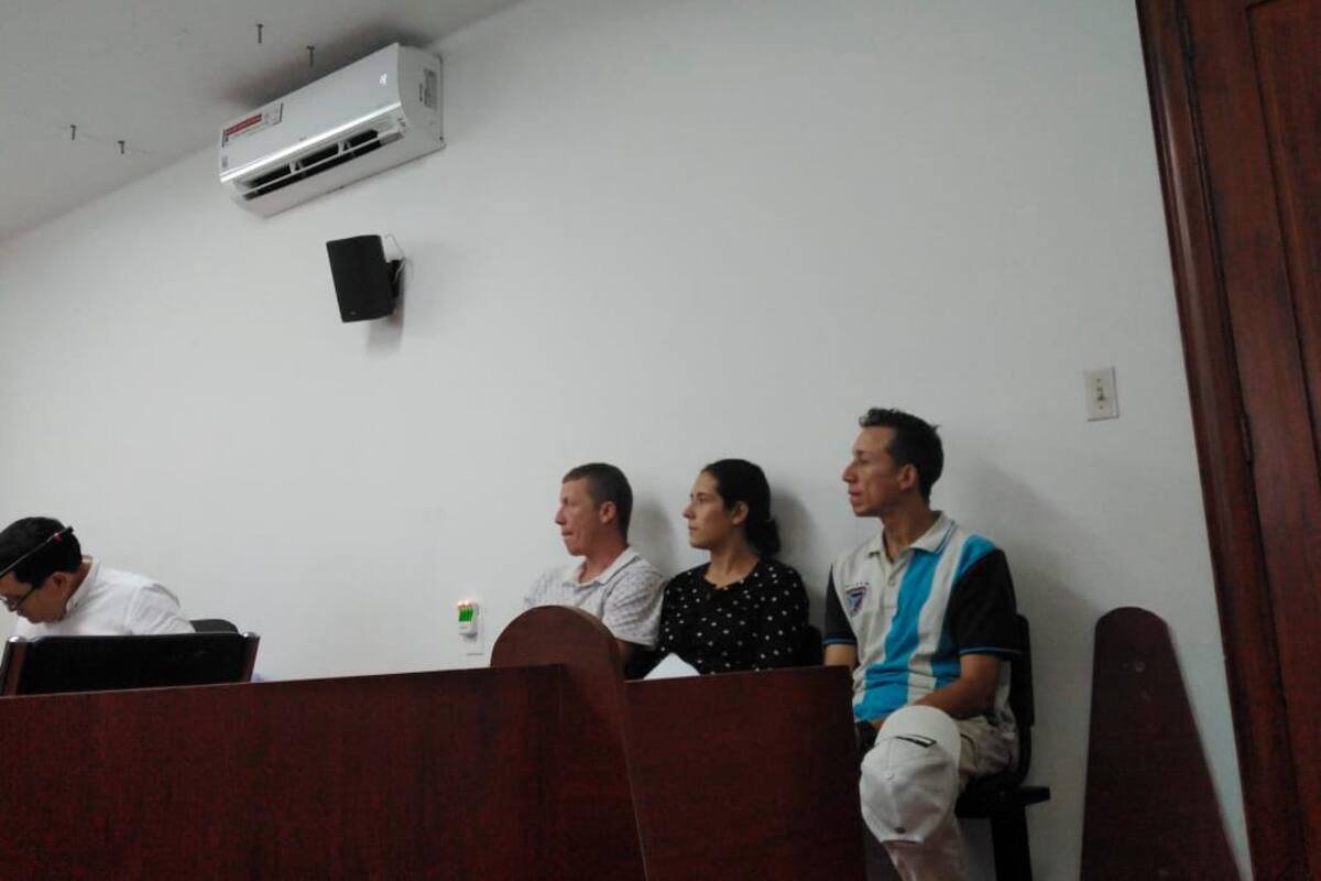 Los hermanos García Jaimes, quienes dicen ser comerciantes independientes, y Wendy Cardozo, fueron capturados en el barrio El Porvenir, donde residen.