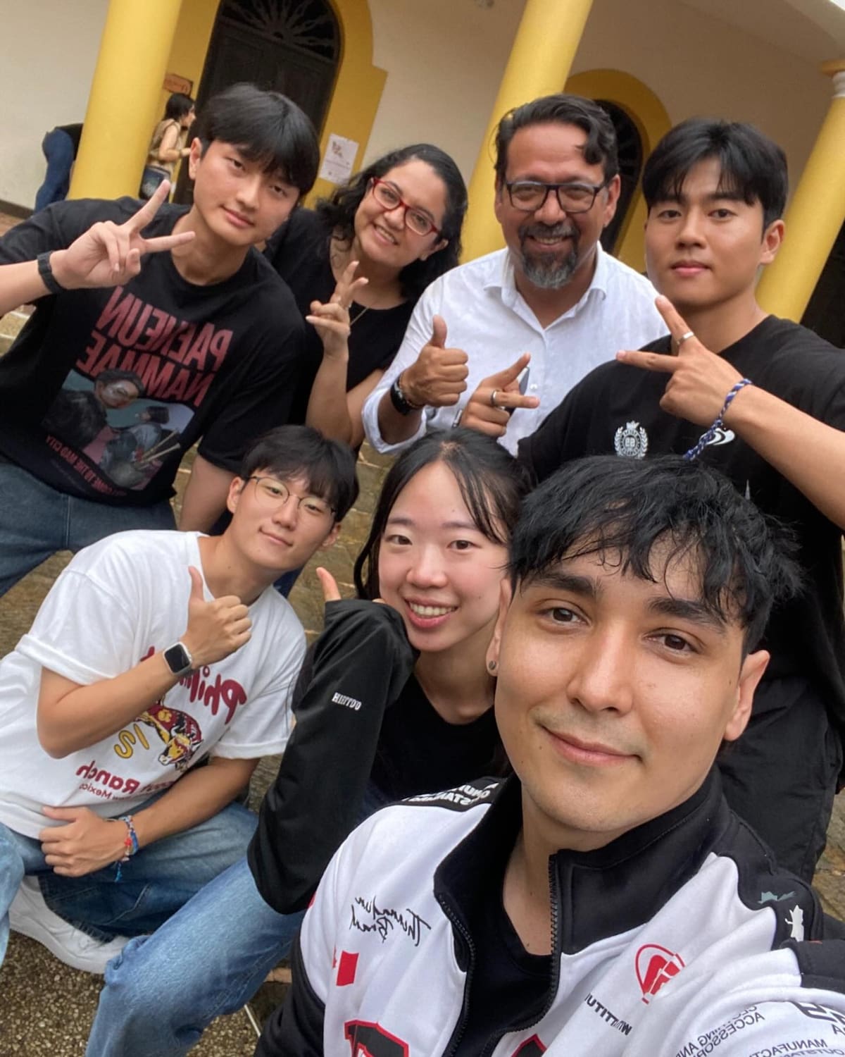 En Bucaramanga, el K-pop dejó de ser una afición de unos pocos para convertirse en una expresión cultural que reúne a cientos de seguidores alrededor de la música, el baile y la cultura coreana.