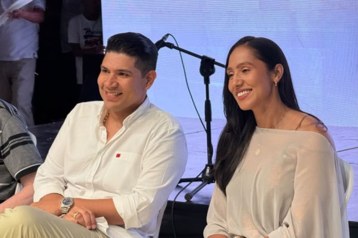 La hermana de Kbeto Zuleta informó que el cantante permanece en UCI en Barranquilla, está estable y presenta signos vitales favorables tras el accidente de bus en el Cesar, aunque sigue delicado. Foto // X-claudiamzuleta.