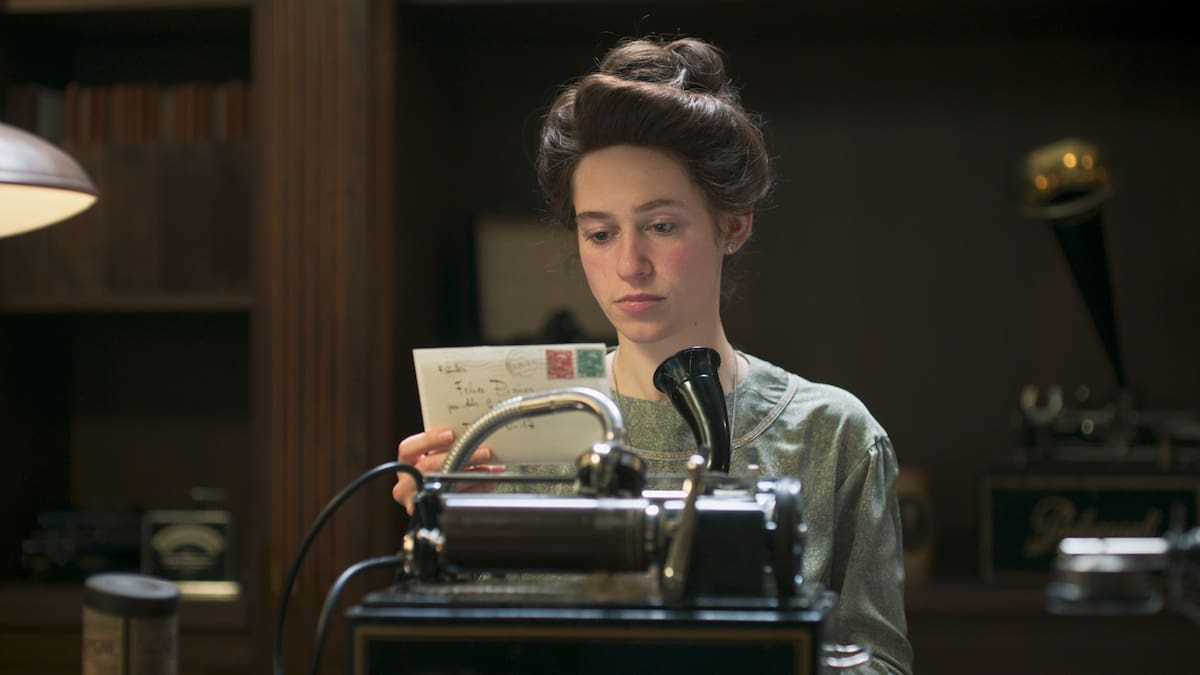 La miniserie "Kafka" llega a Film & Arts el jueves 6 de agosto a las 8:00 p. m. (hora de Colombia), con estrenos semanales todos los jueves.