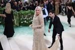 Karol G, Shakira, Bad Bunny y otros latinos que arrasaron con sus trajes en la Met Gala