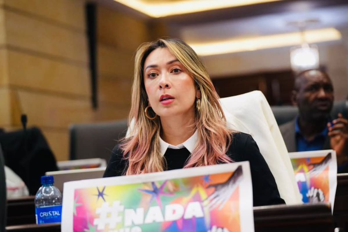 “Alerta grave”: Katherine Miranda advirtió presunta censura al diario sueco Expressen tras denuncias.